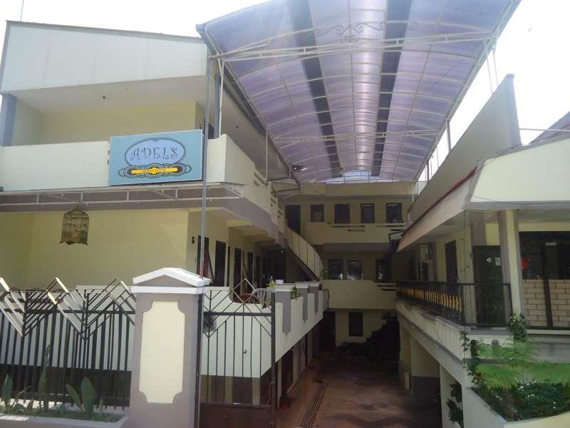 Adel'S Guest House Malang Eksteriør bilde